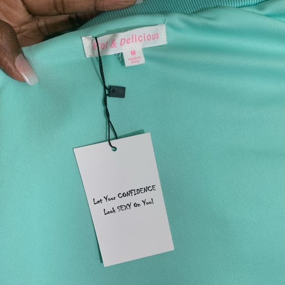 🌹NEW - VASHI Sweater in Mint color - Picture 7 of 10